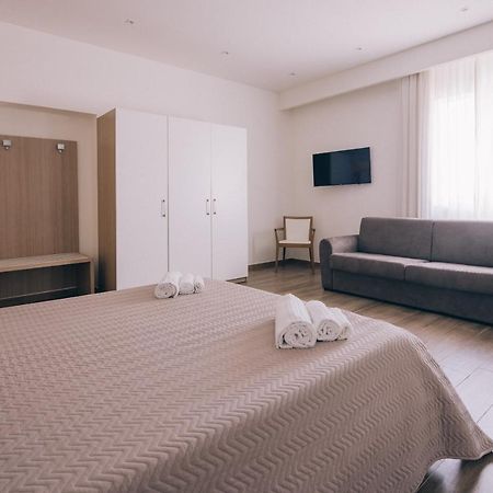 La Promenade Rooms & Suites Olbia Bagian luar foto