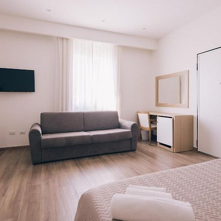 La Promenade Rooms & Suites Olbia Bagian luar foto