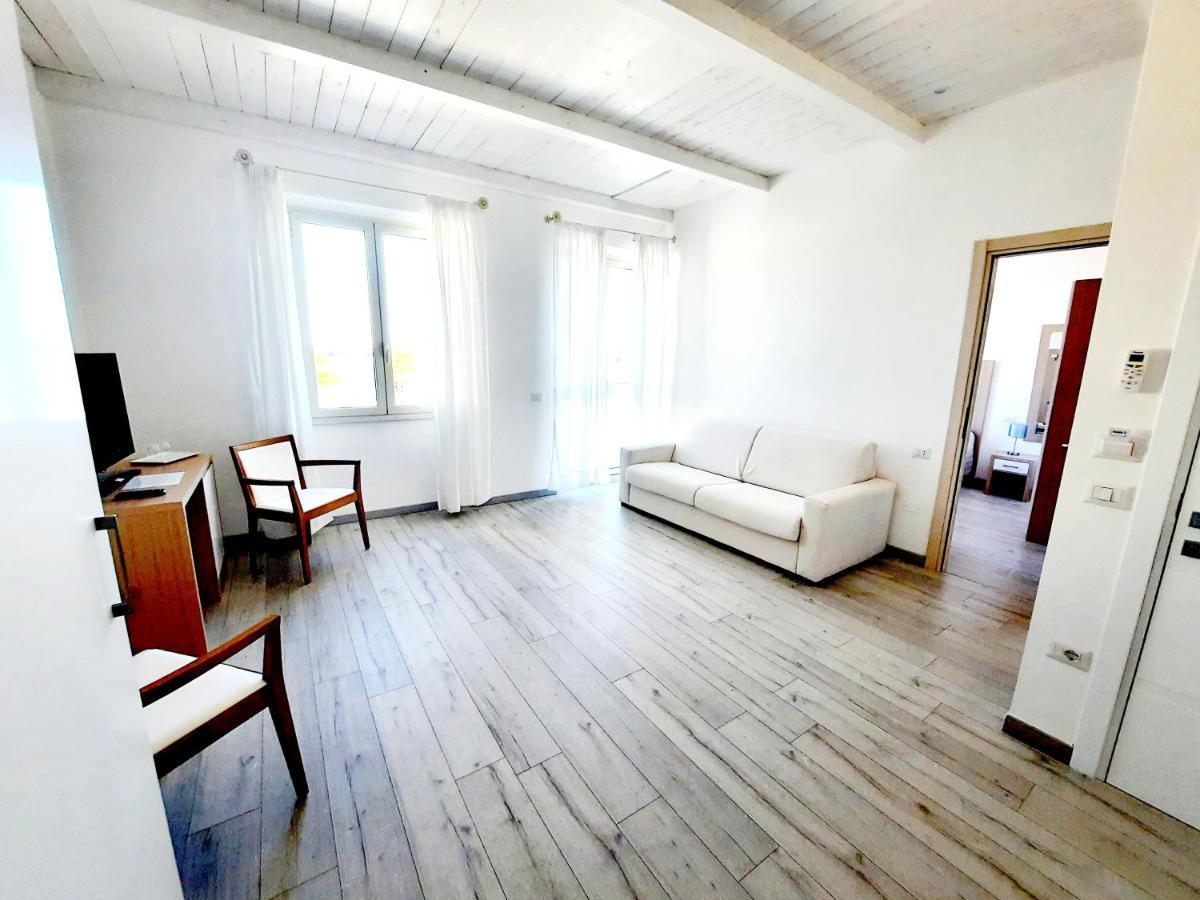 La Promenade Rooms & Suites Olbia Bagian luar foto