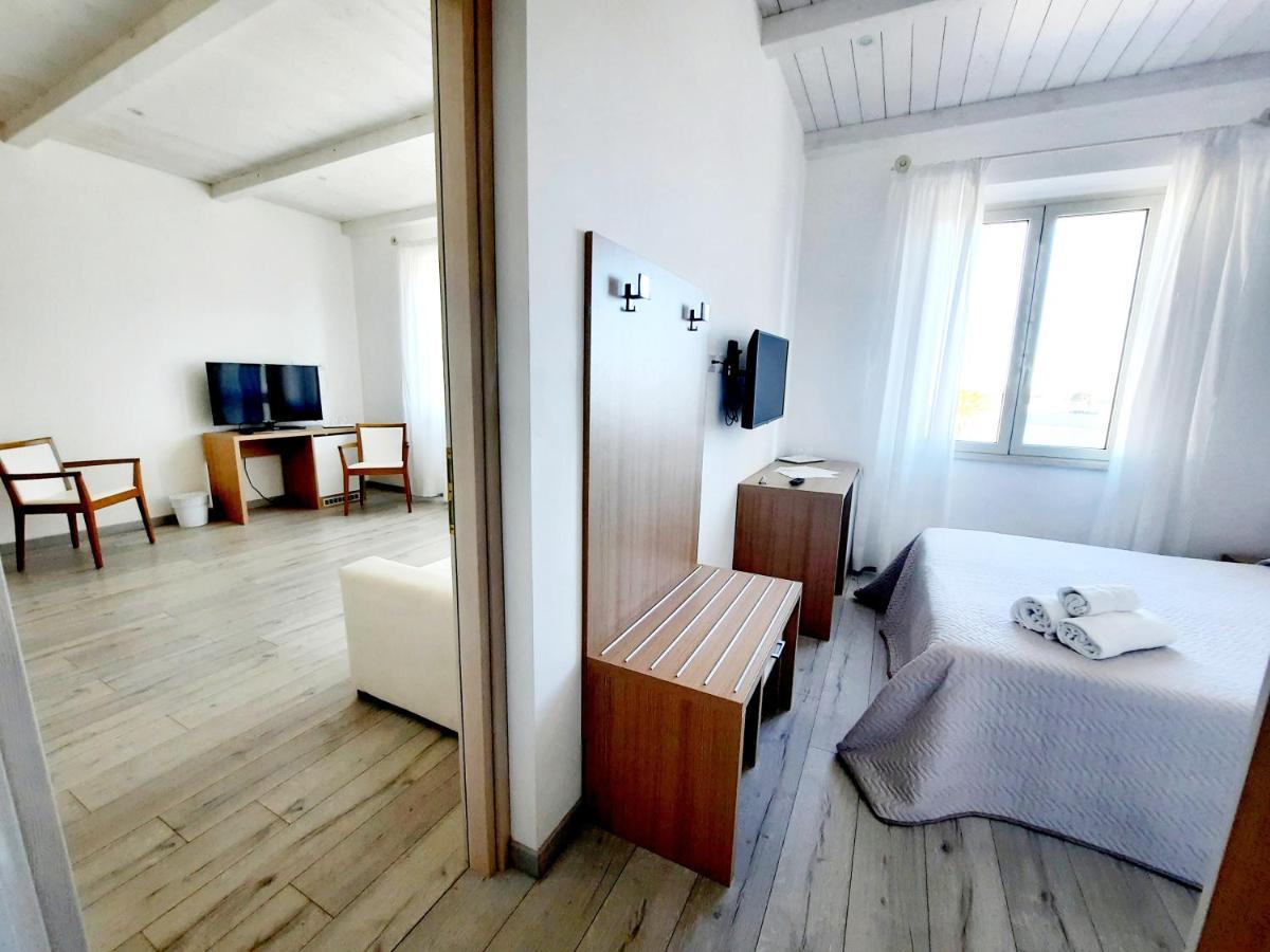 La Promenade Rooms & Suites Olbia Bagian luar foto