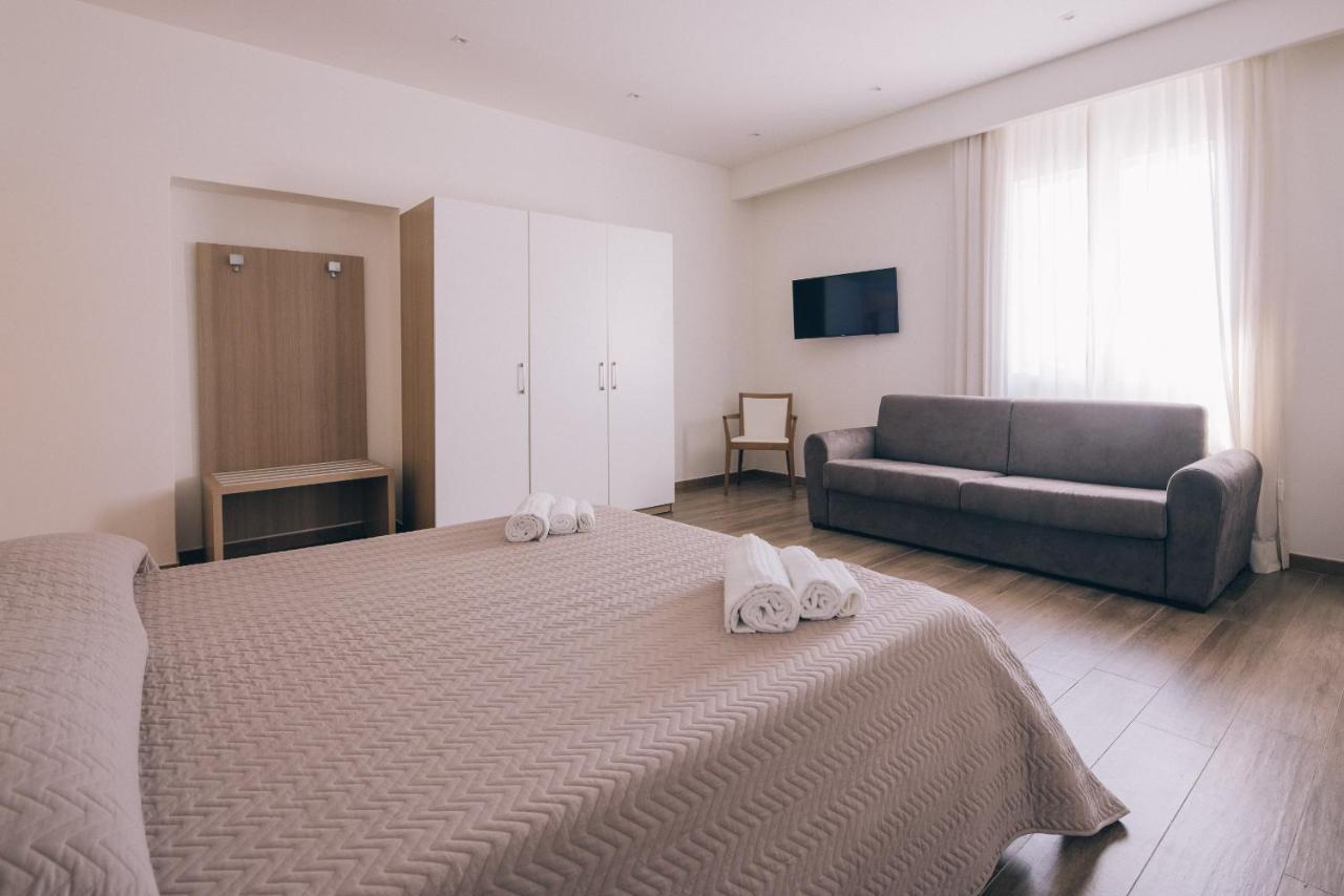 La Promenade Rooms & Suites Olbia Bagian luar foto