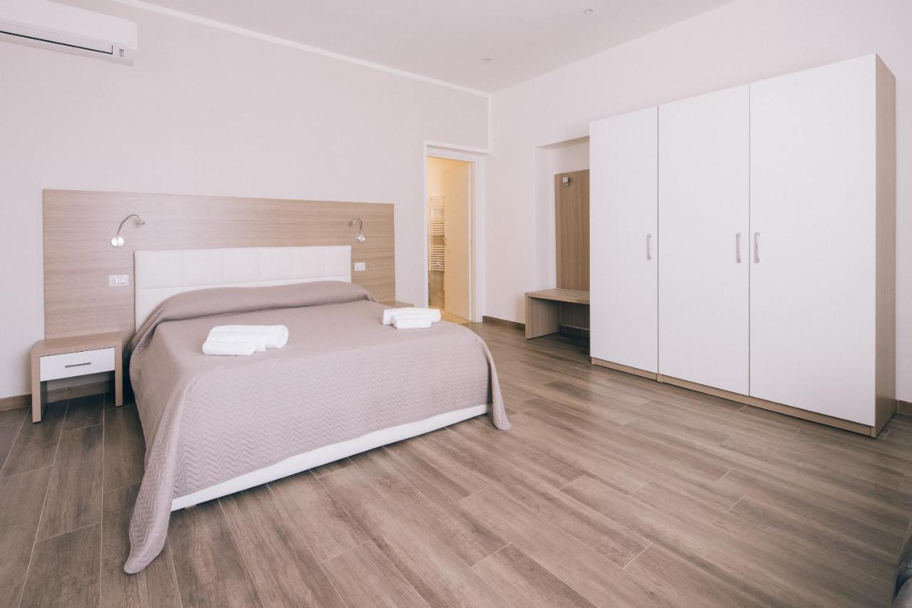 La Promenade Rooms & Suites Olbia Bagian luar foto
